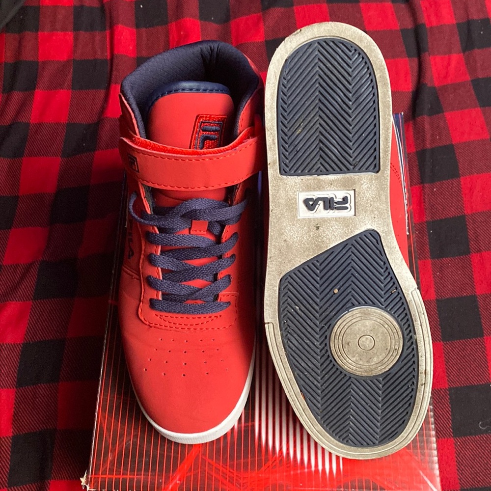 Red, blue, and white Vulc 13 amp